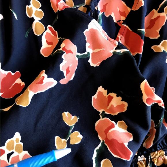 ASTR Off Shoulder with Spaghetti Straps Multi Color Floral Romper size M - Picture 8 of 9